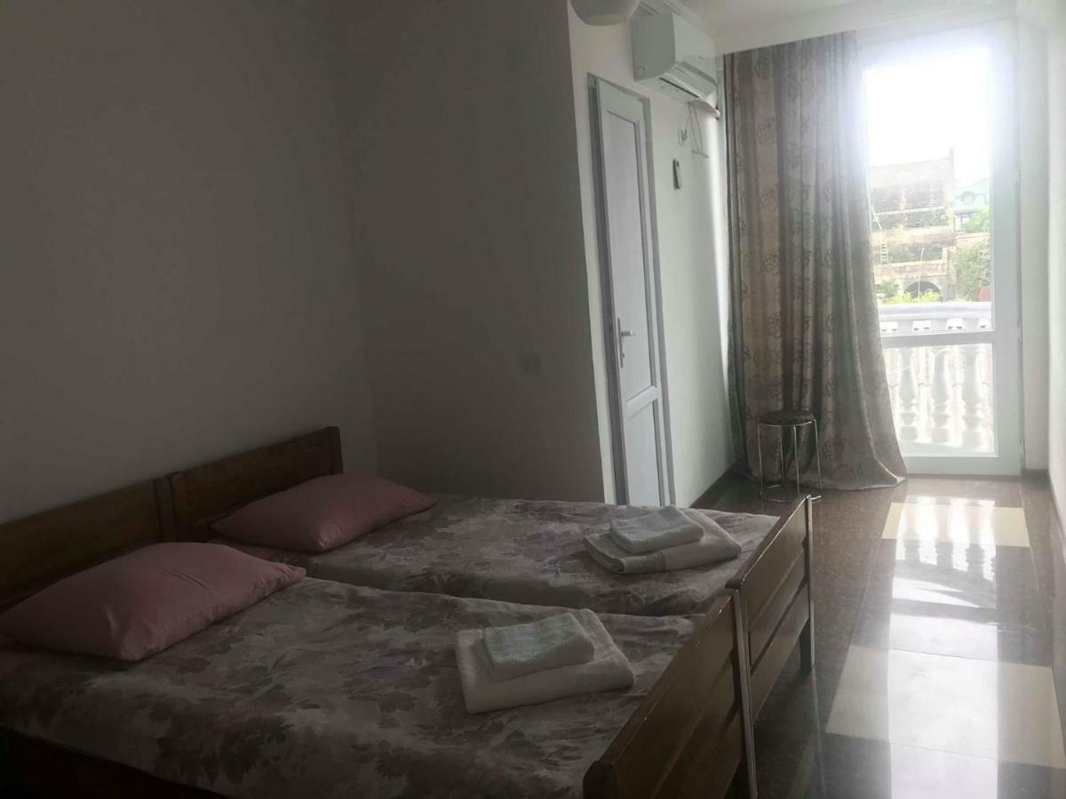 Twins Hotell Kobuleti Eksteriør bilde